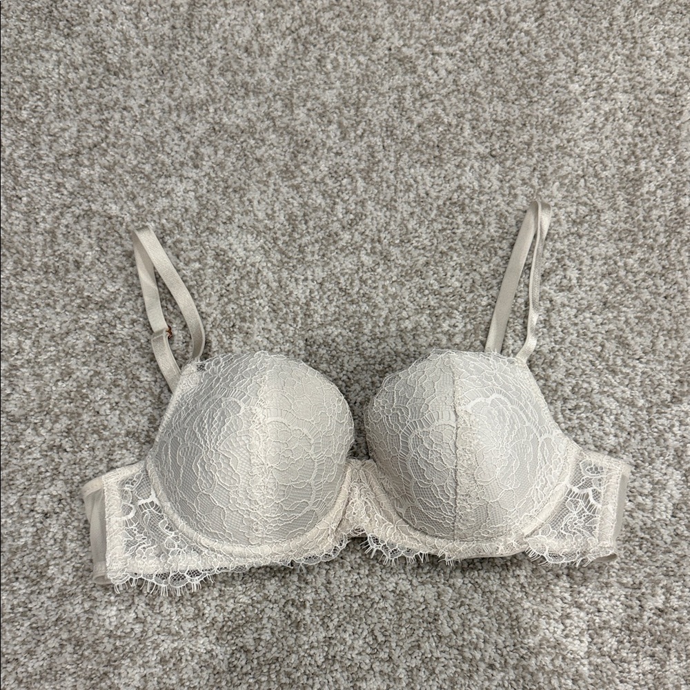 Victoria’s Secret “Dream Angels lined demi” lace underwire bra